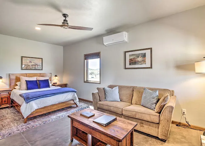 Dual-unit Ranch In Wine Country! Elgin